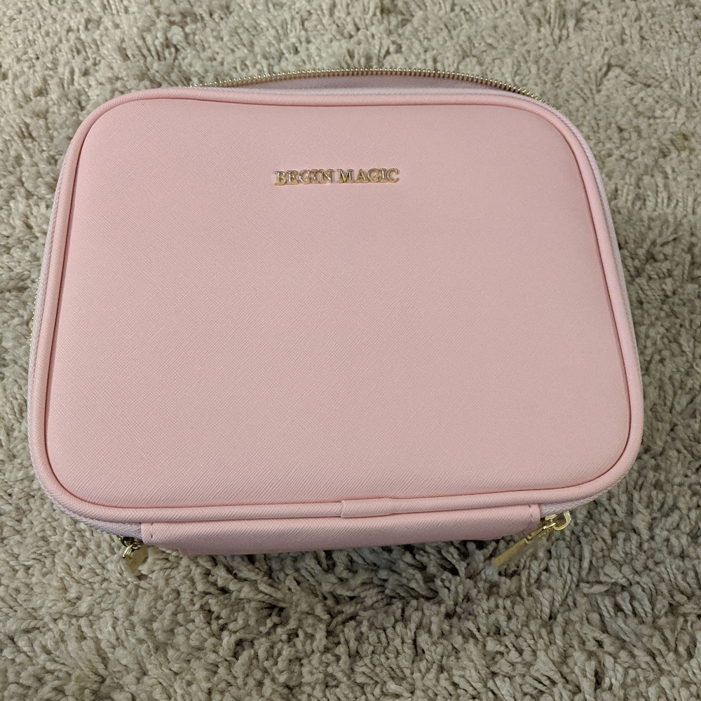 Begin Magic makeup case